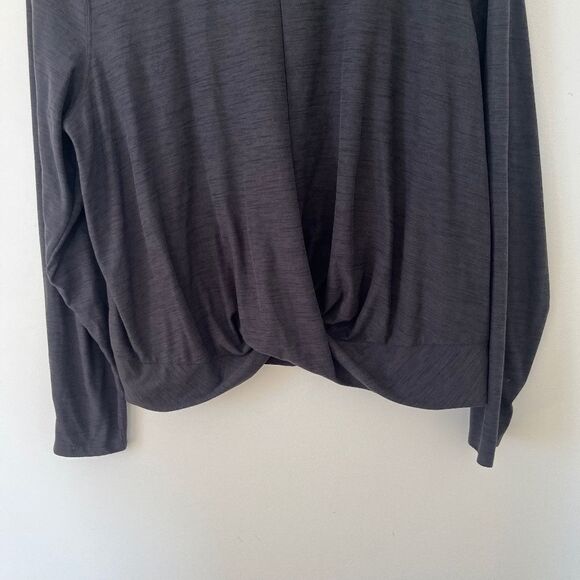 Old Navy Grey Heathered Cloud Motion Twisted Hemline Long Sleeve T-Shirt - Picture 3 of 5